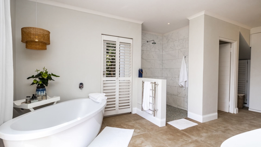 4 Bedroom Property for Sale in The Coves North West